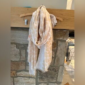 NWT Vivi Designs light silk blend heart pattern design